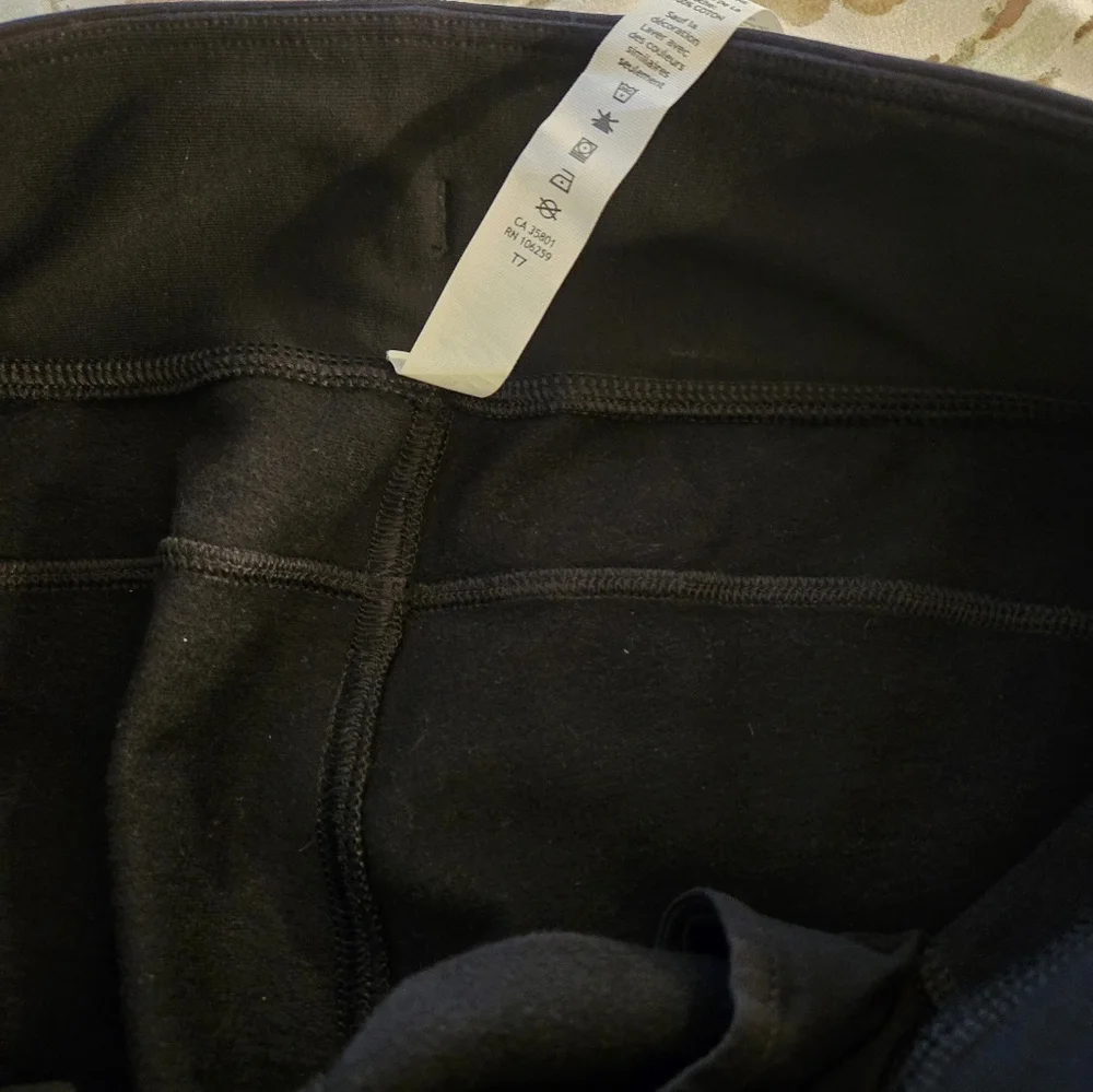 Lululemon Black Jogger Sweatpants Sz 6 - Picture 5 of 5